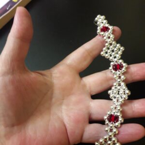 Brățară cu biconuri si mărgele argintii